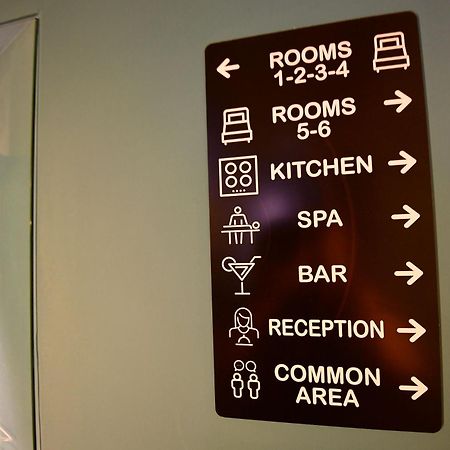 Little Italy Hostel Ex Chiesa S Donato بيرودجا المظهر الخارجي الصورة