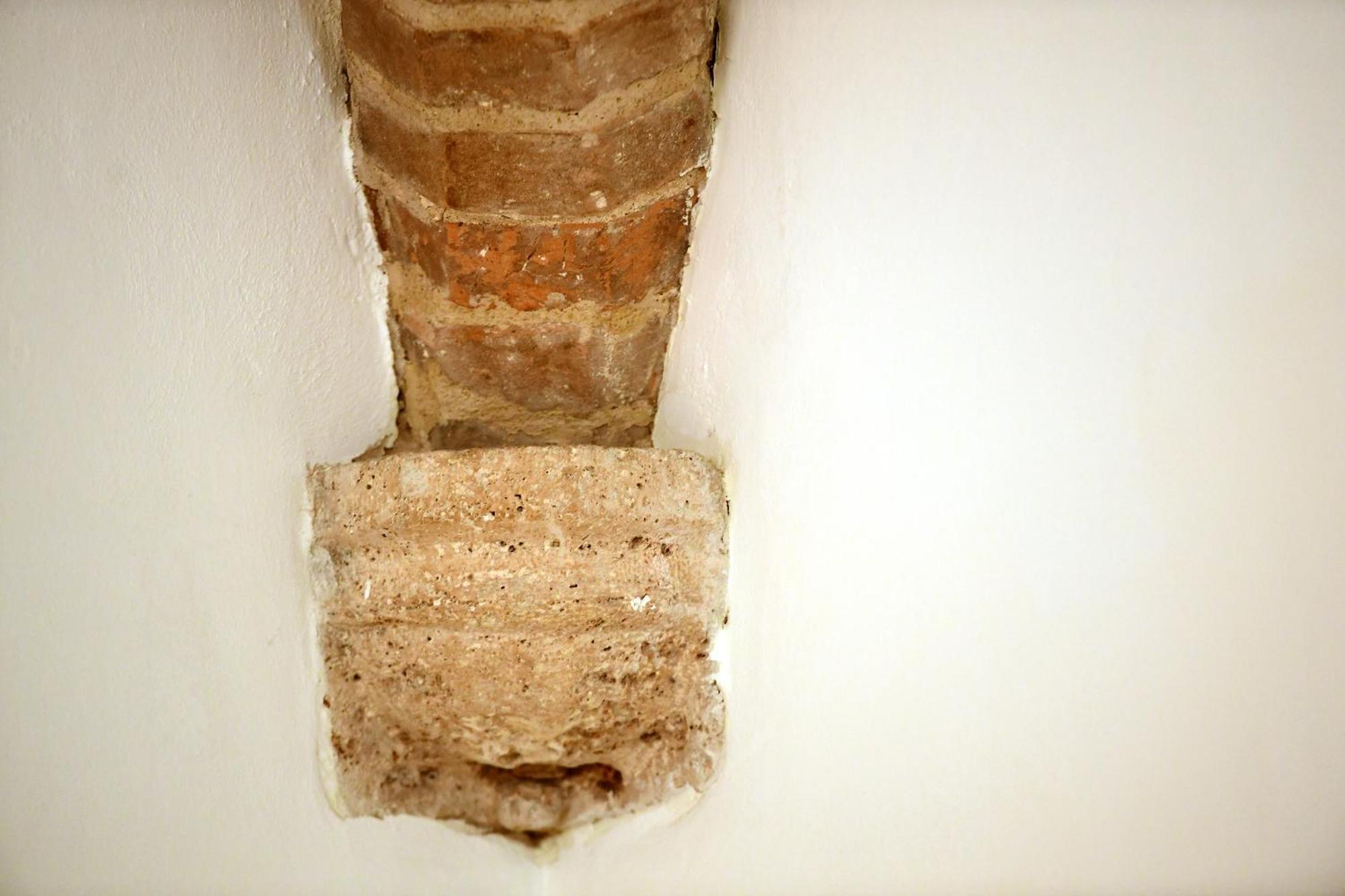 Little Italy Hostel Ex Chiesa S Donato بيرودجا المظهر الخارجي الصورة