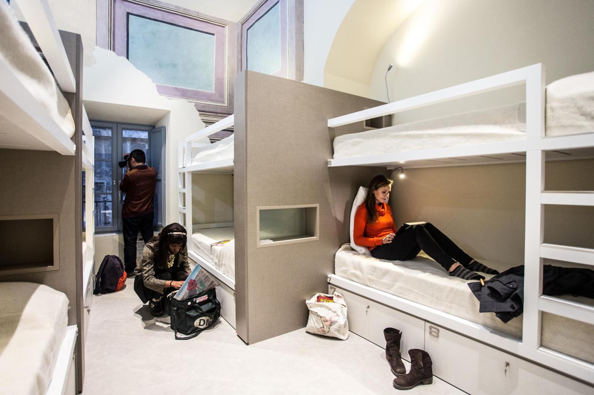 Little Italy Hostel Ex Chiesa S Donato بيرودجا المظهر الخارجي الصورة