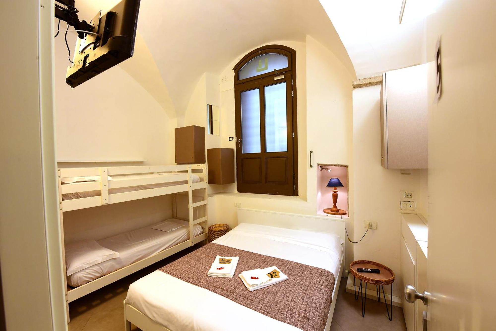 Little Italy Hostel Ex Chiesa S Donato بيرودجا المظهر الخارجي الصورة