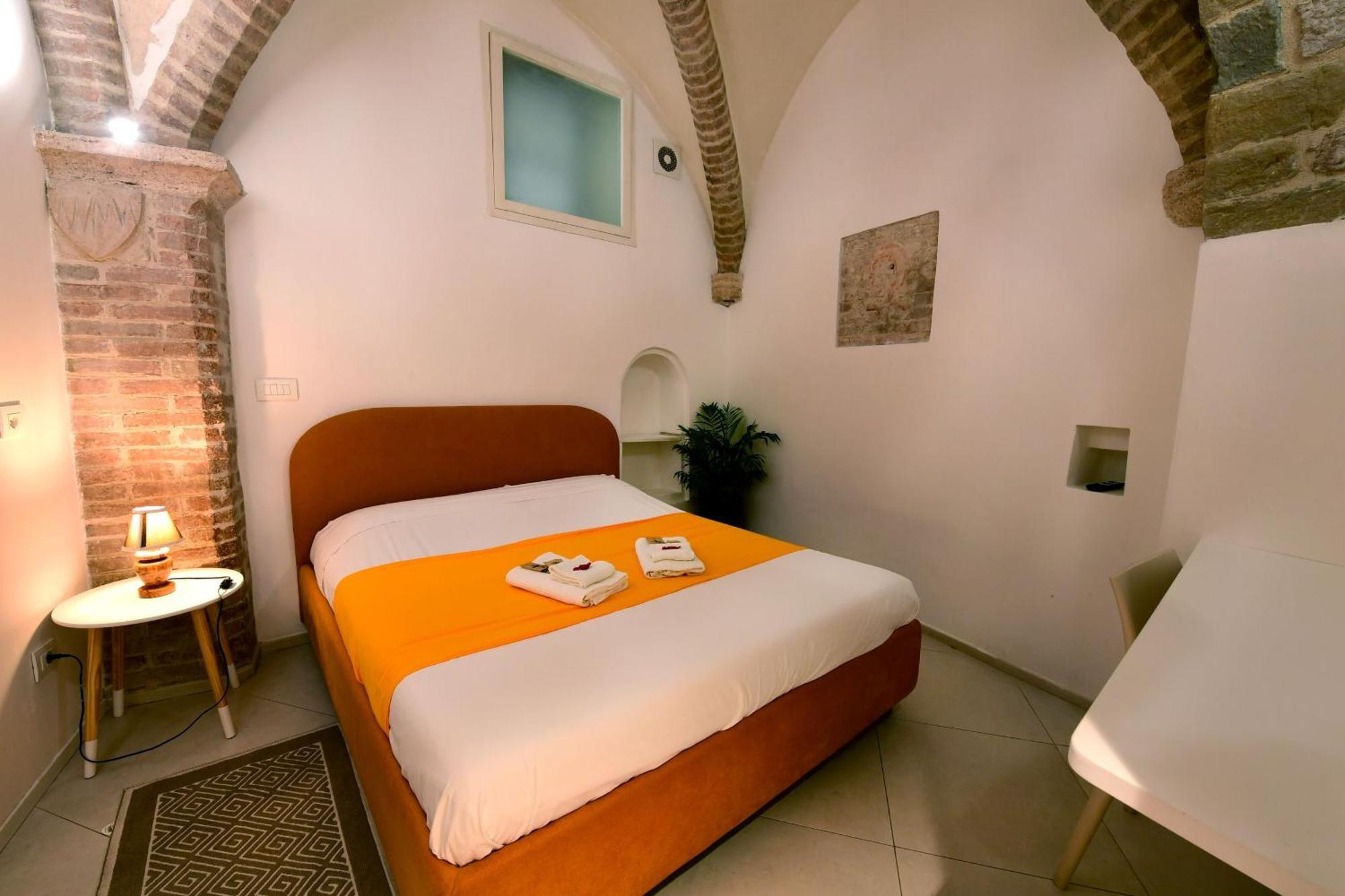 Little Italy Hostel Ex Chiesa S Donato بيرودجا المظهر الخارجي الصورة