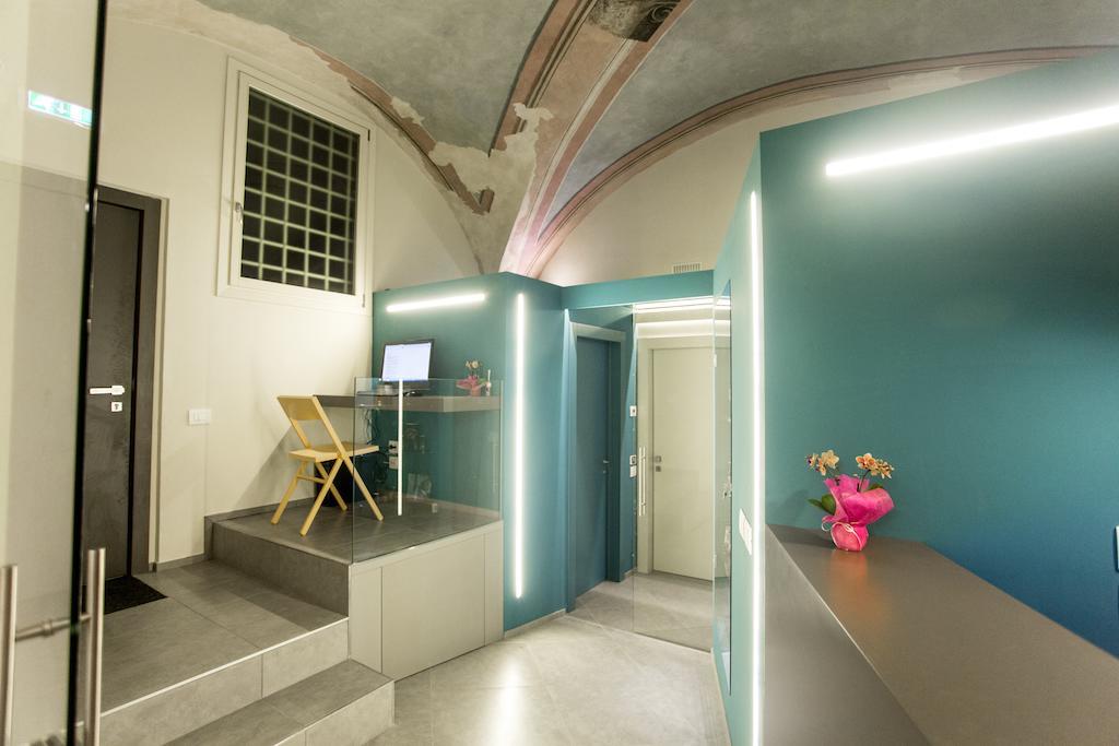 Little Italy Hostel Ex Chiesa S Donato بيرودجا المظهر الخارجي الصورة